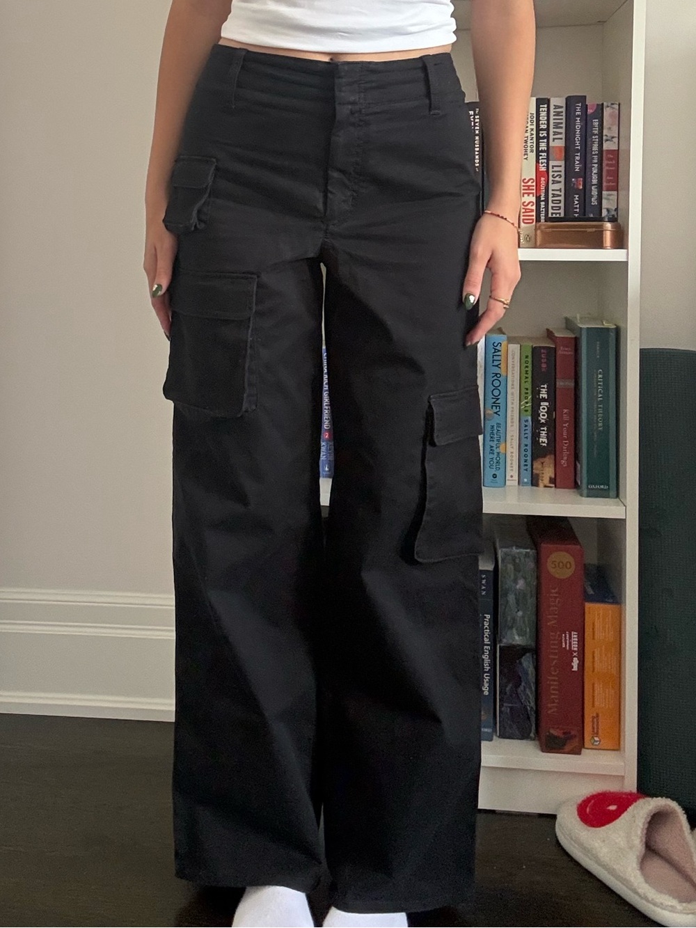 TNA Black Wide-Leg Cargo Pants - Picture 4 of 5